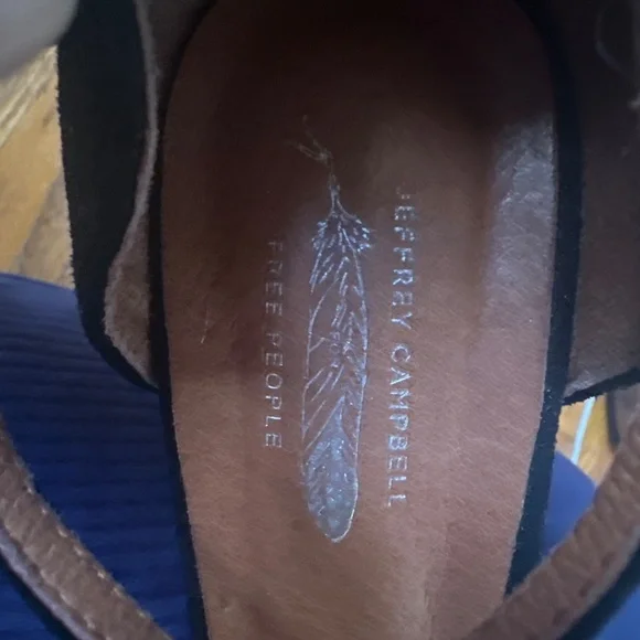 Free Prople strapped wedge heels - Picture 4 of 7